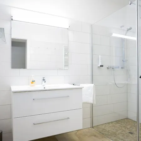 Lake View Suites Villa Julia By We Rent Zell am See Room photo