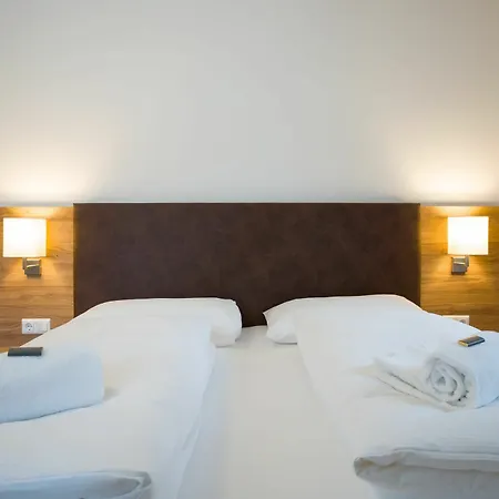 Lake View Suites Villa Julia By We Rent Zell am See Exterior photo